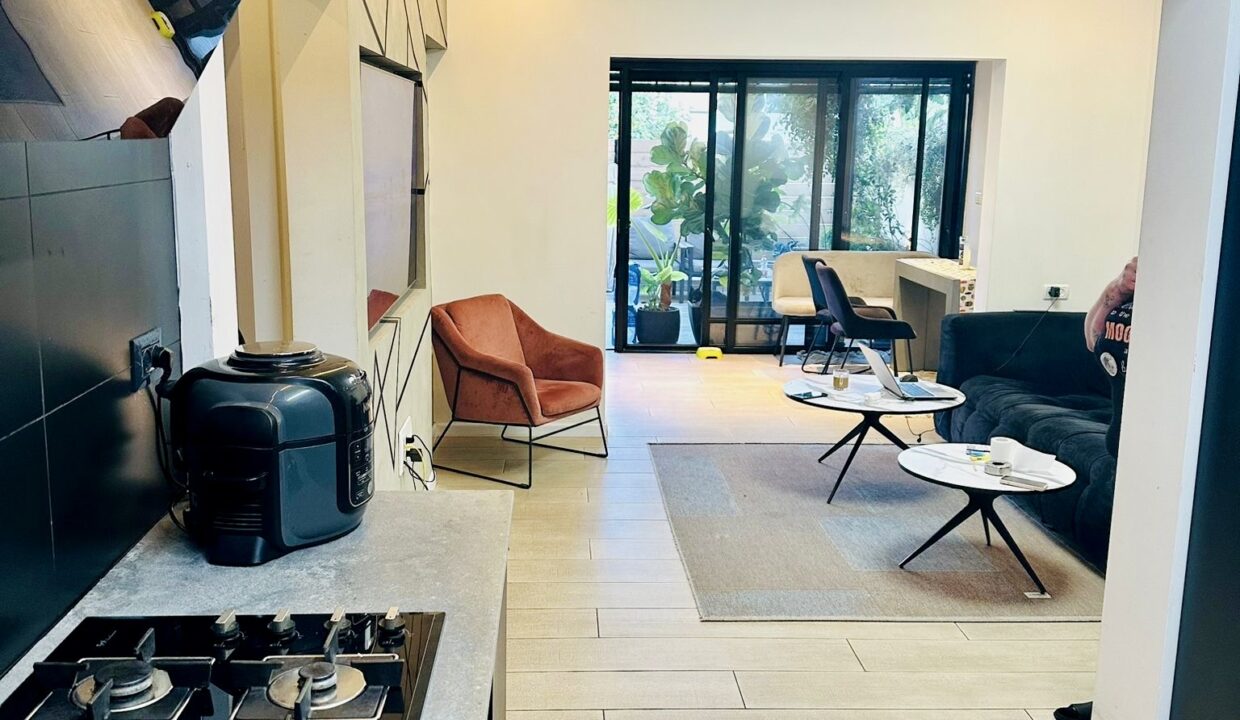 196ae012-cae3-4fe9-9ed4-8284bcc23013